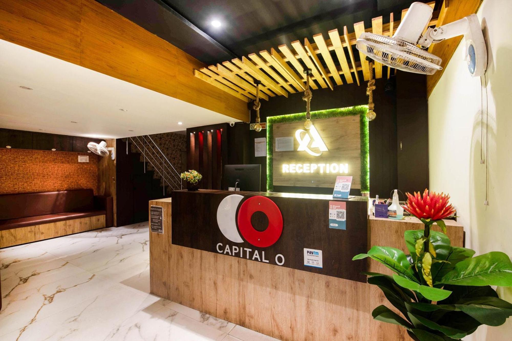 Capital O Alfa Hotel Vijayawāda Exterior foto